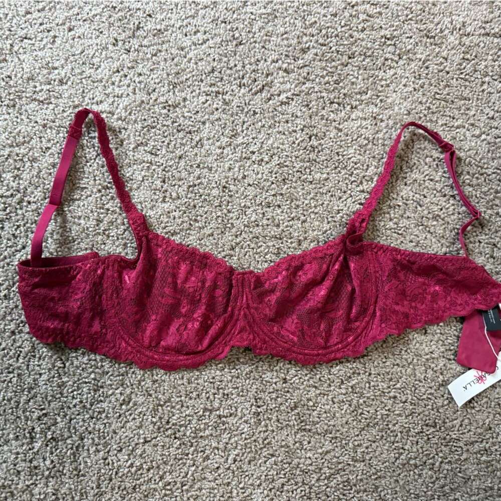 Lace Underwire Bra in Deep Red